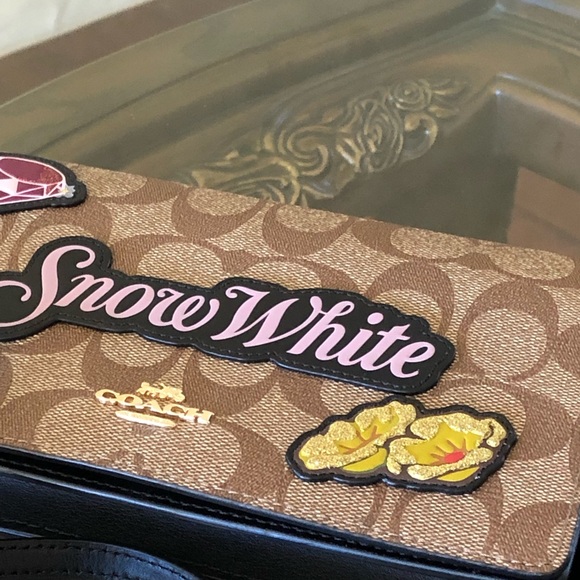 NWT Coach Disney Snow White Hayden Crossbody - Picture 3 of 8